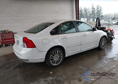 2009 Volvo S40 2.4I z USA, uszkodzony, nr VIN YV1MS390892463032